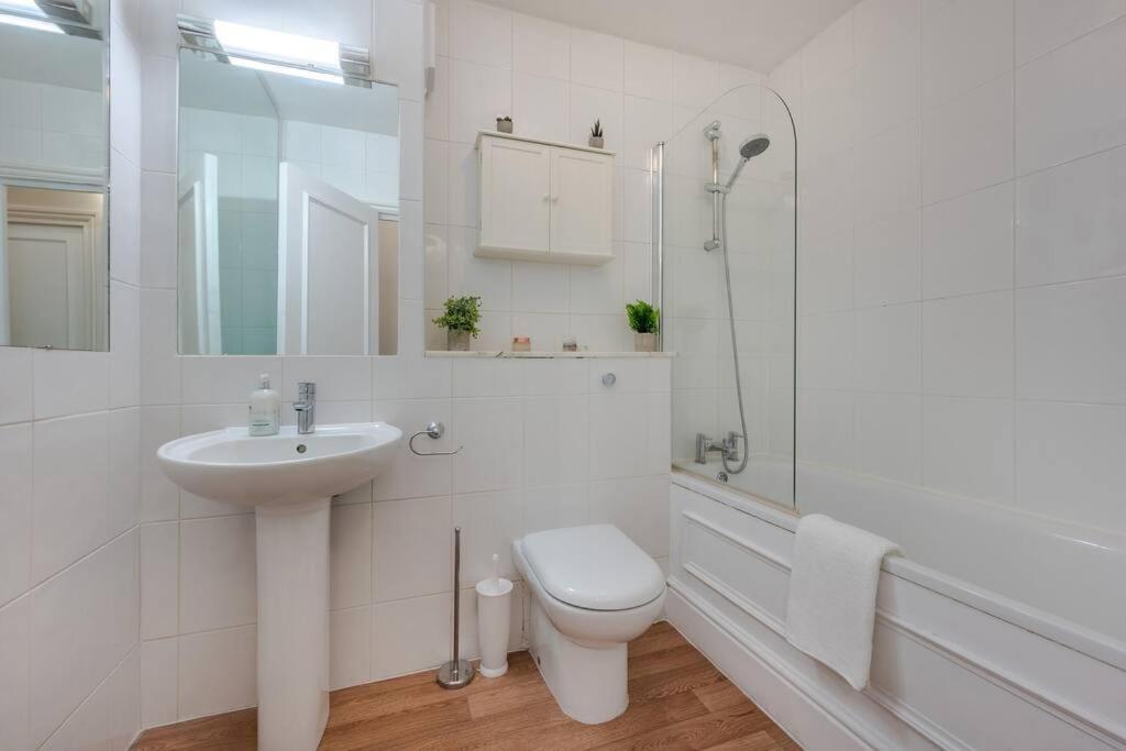 Cosy 2 Bed In Kensington Olympia Apartment ลอนดอน ภายนอก รูปภาพ